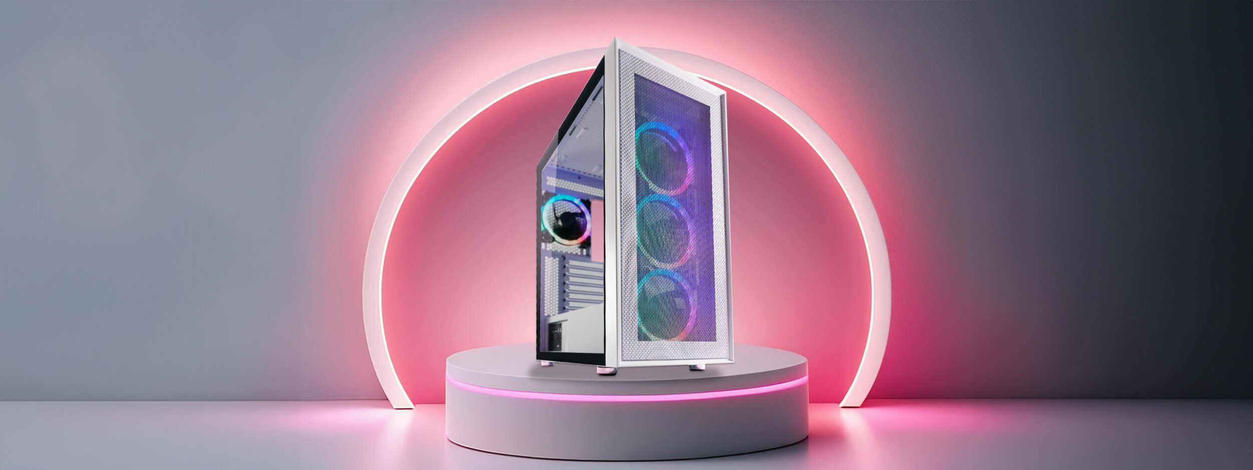 Hero Image des ATX Gaming-Gehäuses 802W White_Wanderer_X, das auf einem schwarzen Podest mit pinkem Licht steht. Hinter dem Gehäuse ist ein Kreis, der pink leuchtet.