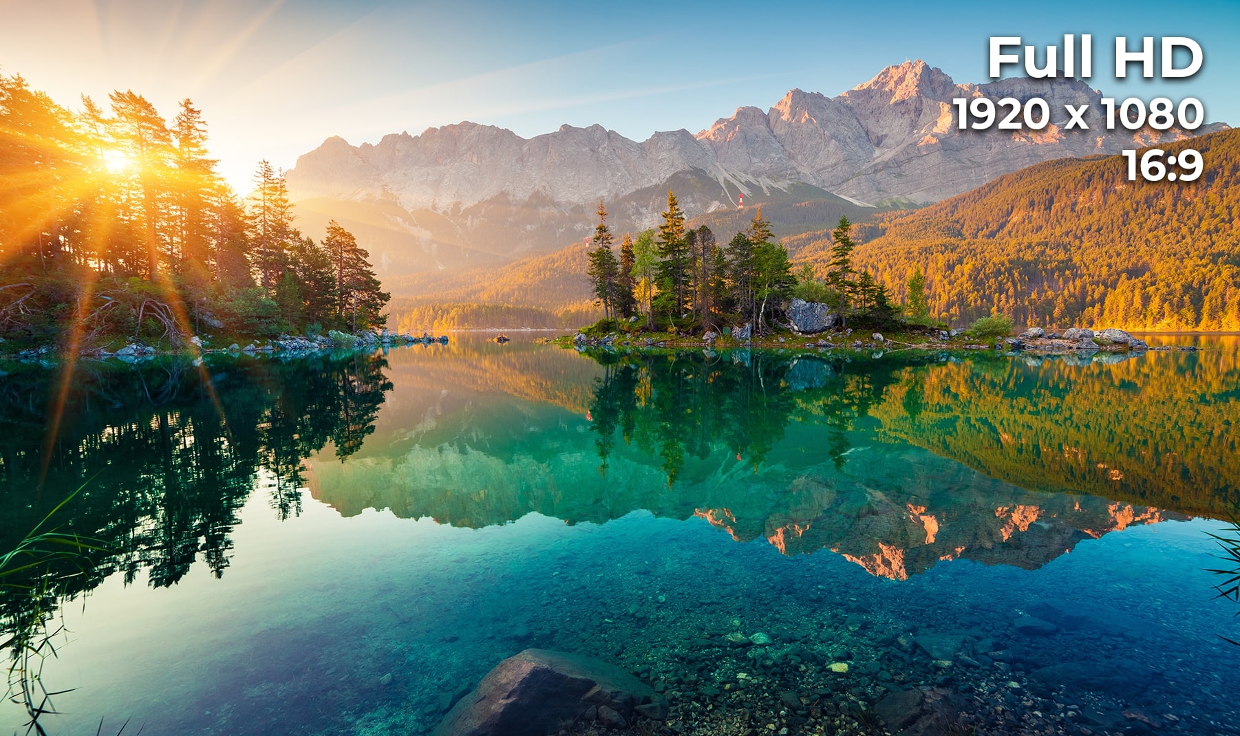 Ein idyllischer See mit Reflektionen für ein Vergleichsbild in FHD Aufloesung