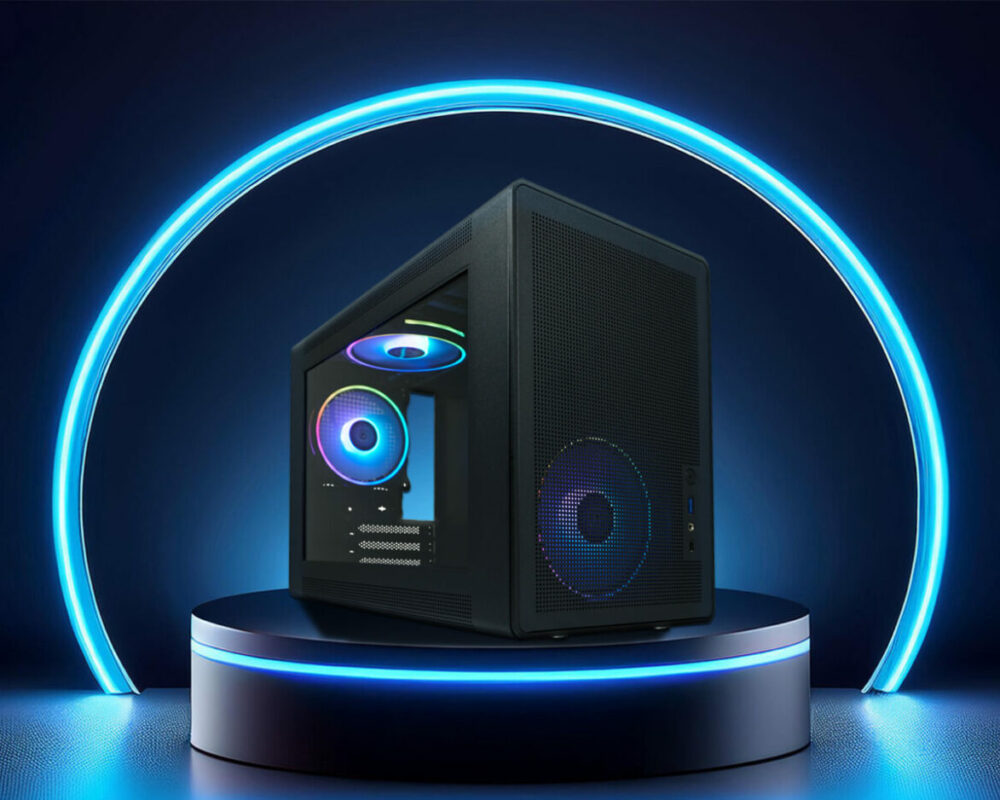 Hero Image des M-ATX-Gehäuses Gaming 716B, das auf einem schwarzen Podest mit blauem Licht steht. Hinter dem Gehäuse ist ein Kreis, der blau leuchtet.