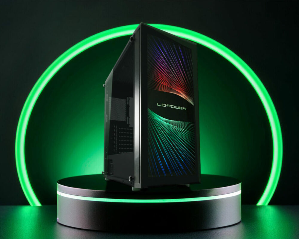 Hero Image des ATX Gaming-Gehäuses 800B Interlayer_X, das auf einem schwarzen Podest mit grünem Licht steht. Hinter dem Gehäuse ist ein Kreis, der grün leuchtet.